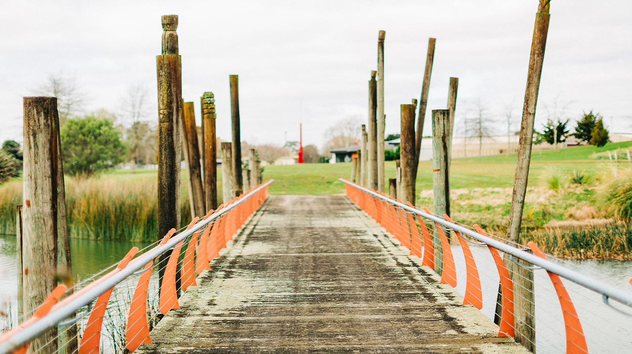 A bridge with pou.
